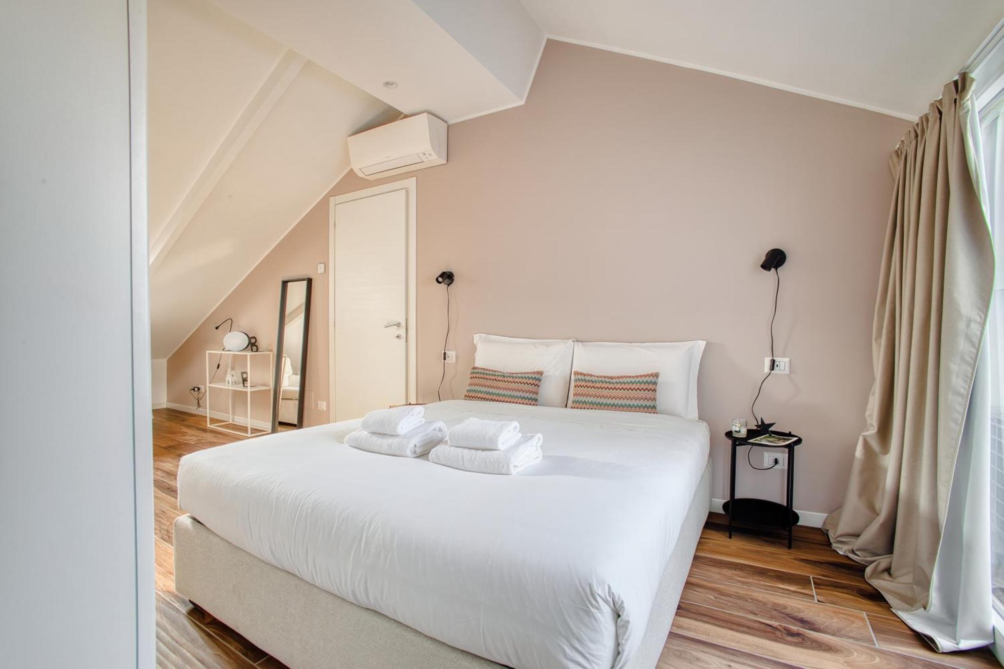 Apartment Stunning Penthouse With Balcony - Porta Venezia *