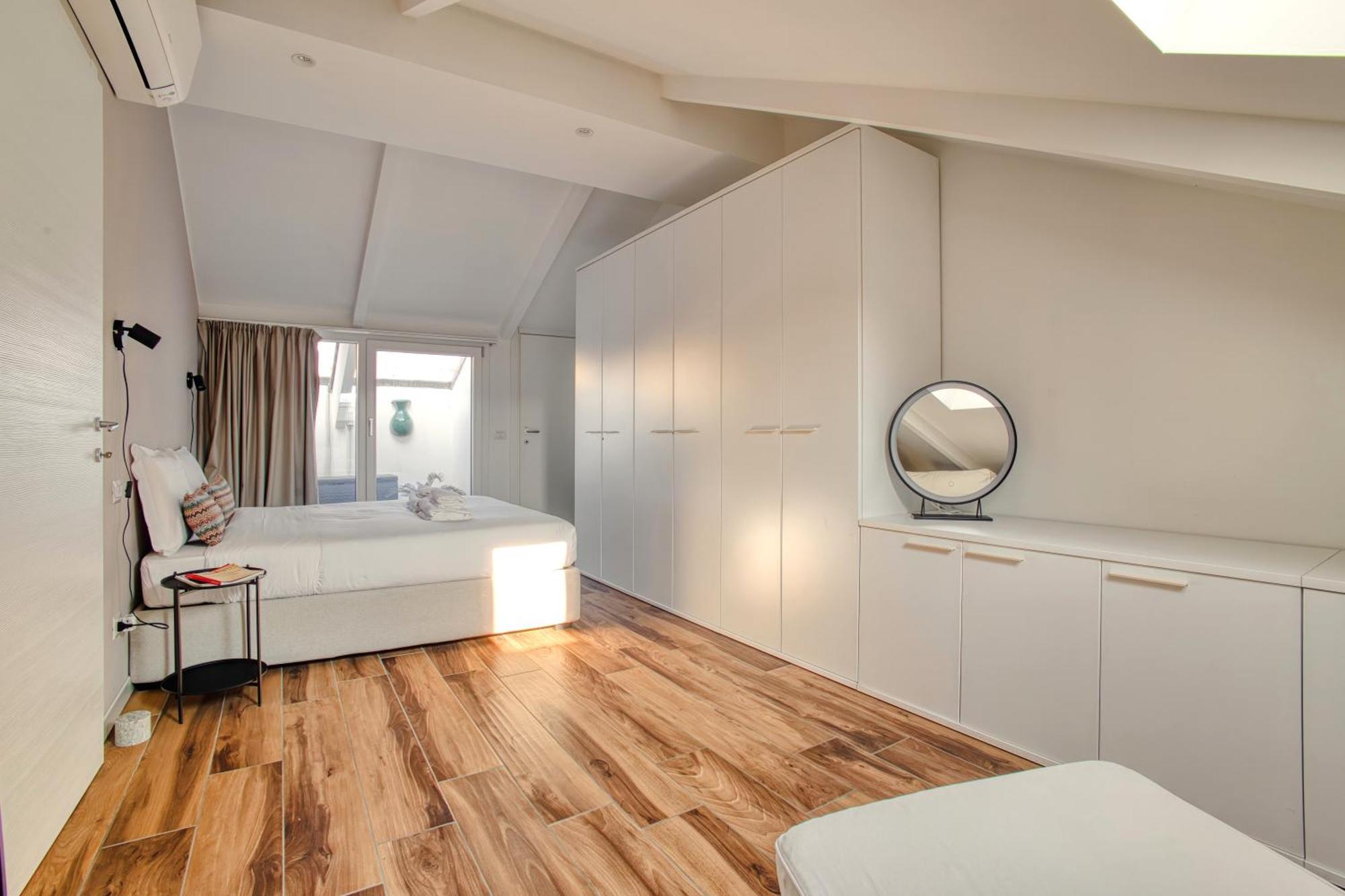 Apartment Stunning Penthouse With Balcony - Porta Venezia Mailand