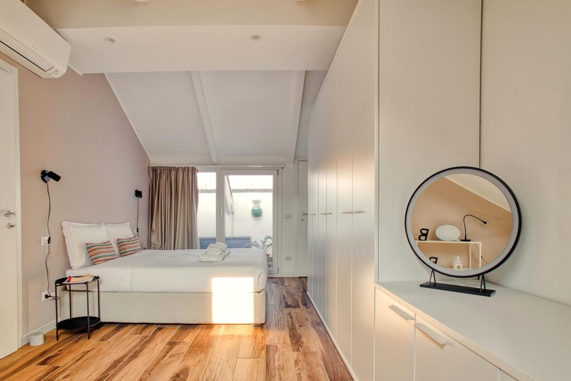 Apartment Stunning Penthouse With Balcony - Porta Venezia Mailand